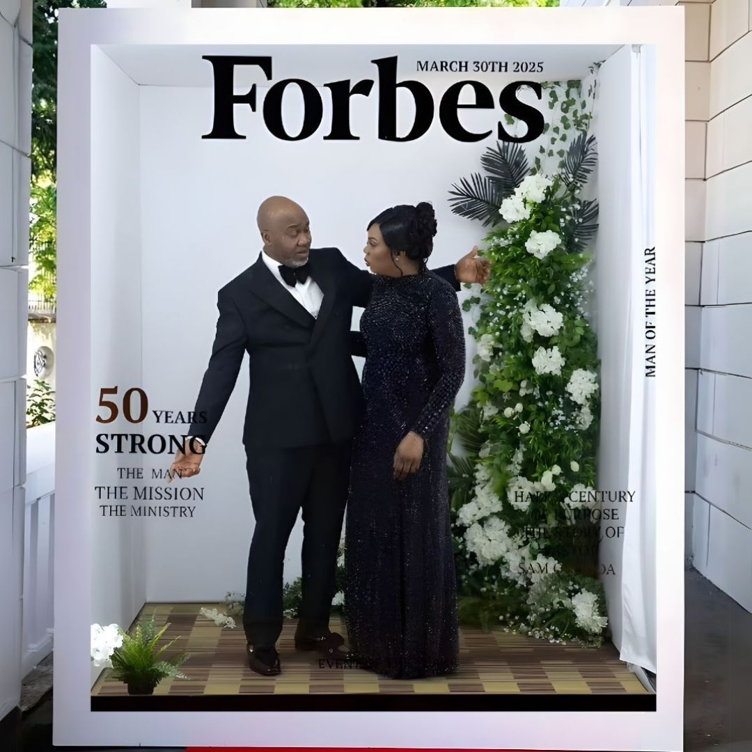 Magazine Photo Booth