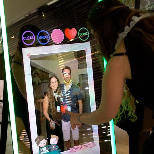 Mirror Me Photo Booth