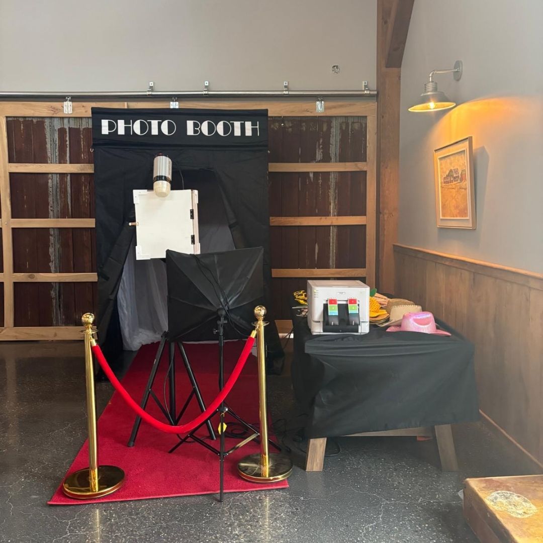 Private Enclosed Photo Booth 