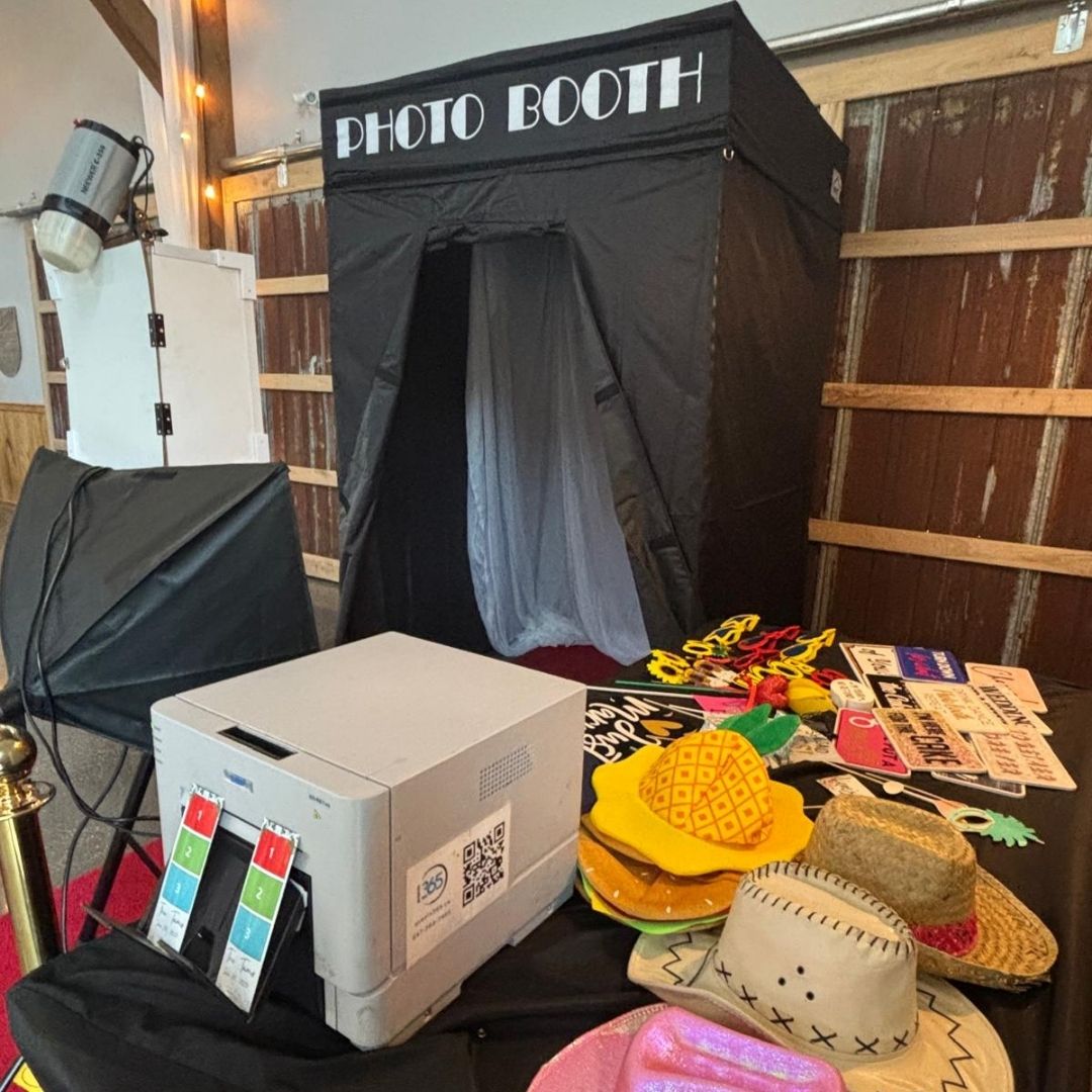 Private Enclosed Photo Booth 